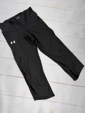 Under Armour HeatGear Compression Black Capri Leggings Size Medium